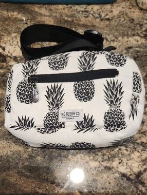 Tag Aloha Co. Pineapple Belt Bag - Black & White